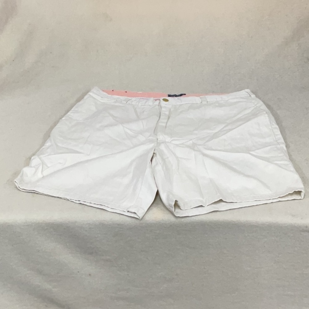 EUC Mens khaki Southern Marsh shorts